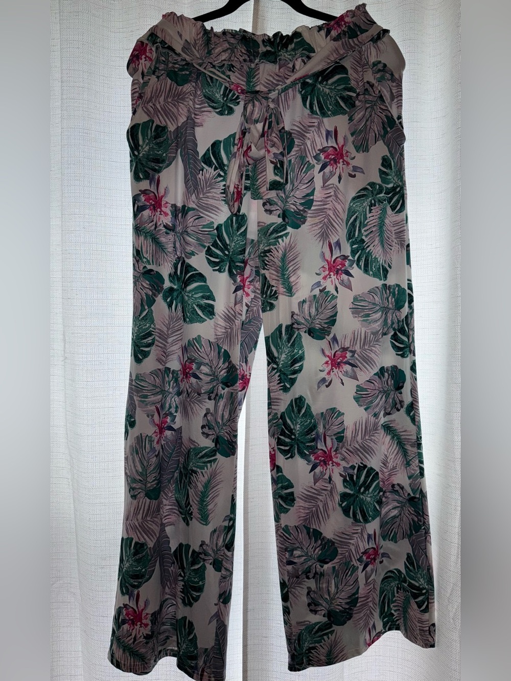 Tropical Print Wide-Leg Pants with Green & Pink Leaves